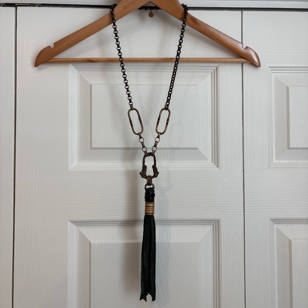 Melody Vintage Jewelry Long Chainlink Necklace - Dark Green Tassel